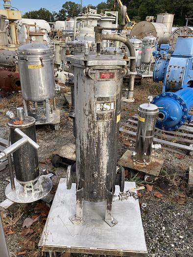 Used Used Filter Specialists Inc   Model FSC-1230-304 SS (12) 36" cartridge filter