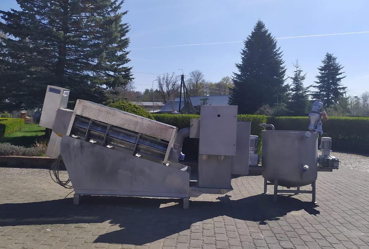 Used Prasa odwadniająca ślimakowa ze zbiornikiem do spilśniania surowca oraz dodatkowym zbiornikiem do sporządzania i dozowania środka spilśniającego