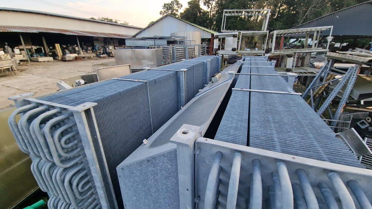 Used Chłodnica stalowa, 3- wentylatorowa "Goedhart"