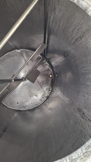 Used Zbiornik magazynowo – procesowy, trzypłaszczowy z mieszadłem ramowym wolnoobrotowym, poj. 3.500 l, nierdzewny