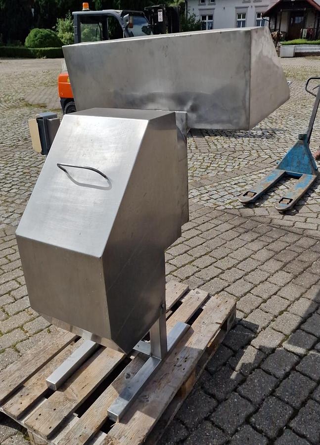 Used Krajalnica do warzyw z zasypem