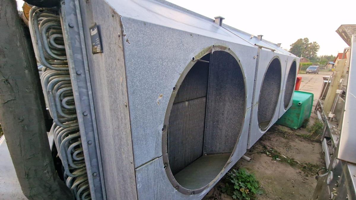 Used Chłodnica stalowa, 3- wentylatorowa "Goedhart"