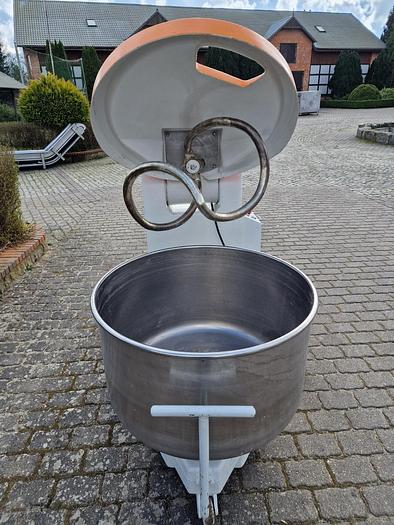 Used Mieszałka do ciast z dzieżą wyjezdną i mieszadłem ramieniowo-wstęgowym