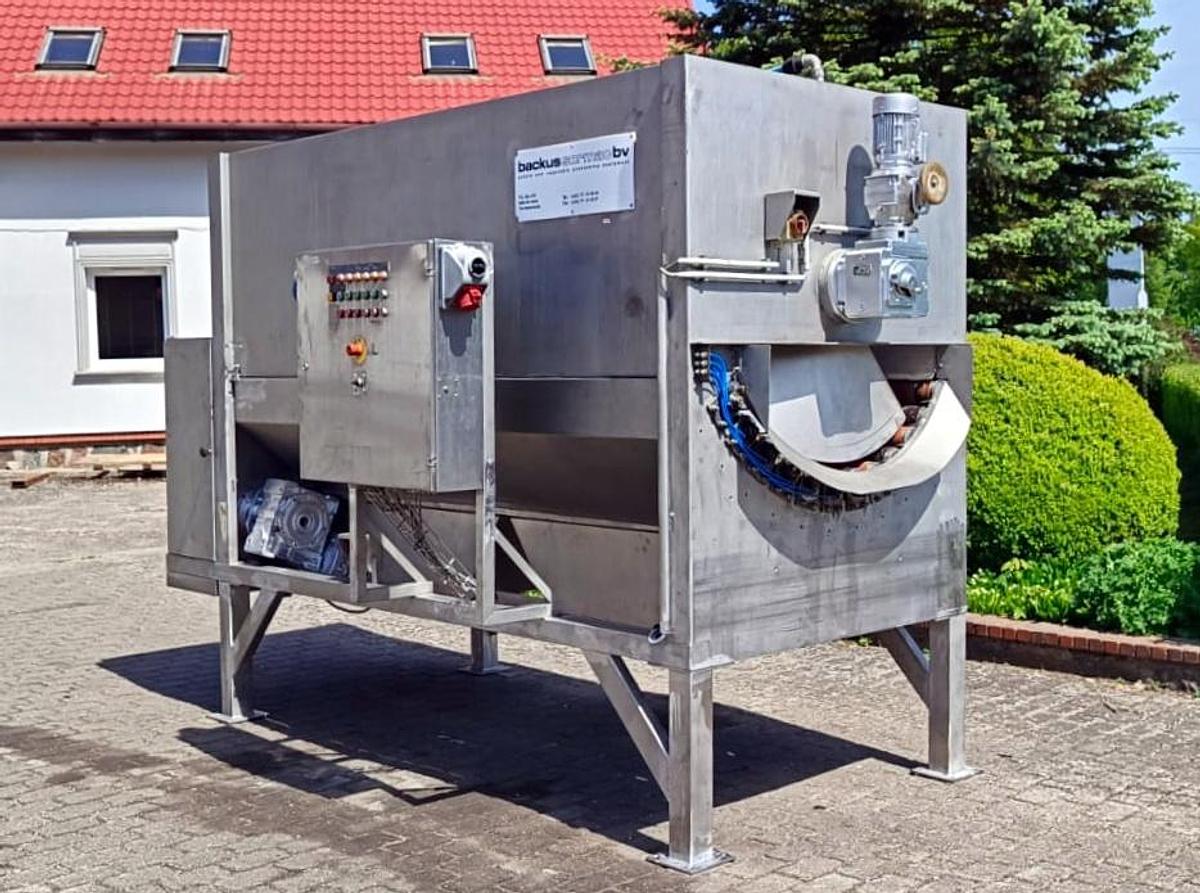 Used Ocieraczka 12-rolkowa do warzyw (tj. ziemniaków, marchwi itp.) - "BACKUS"