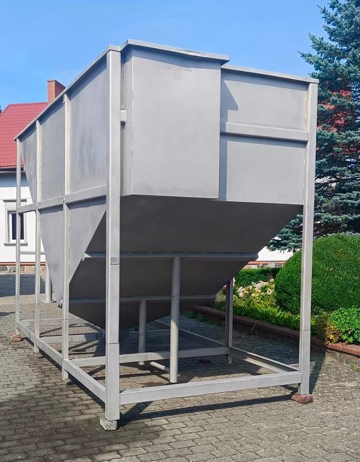 Used Bunkier ( zbiornik ) nierdzewny z podajnikiem ślimakowym