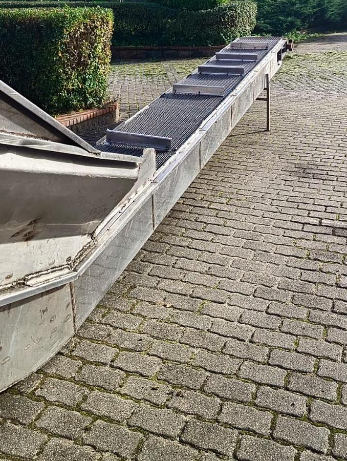 Used Przenośnik (transporter) siatkowy - zabierakowy - nierdzewny