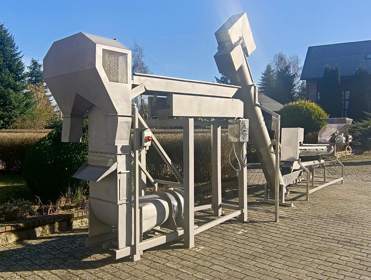 Used Linia do mechanicznego oczyszczania mrożonych owoców jagodowych z zanieczyszczeń i frakcji lotnych