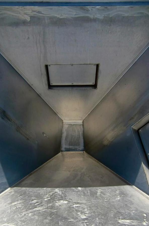 Used Bunkier (zbiornik) nierdzewny - 1500 l