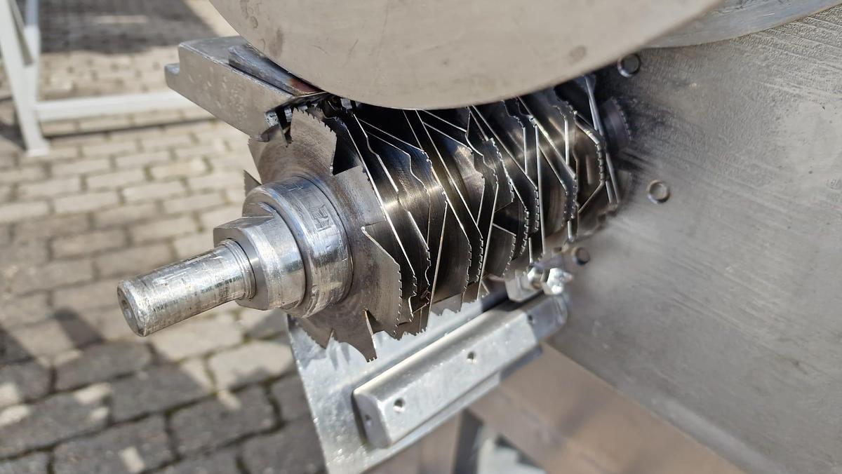 Used Krajalnica do warzyw z zasypem