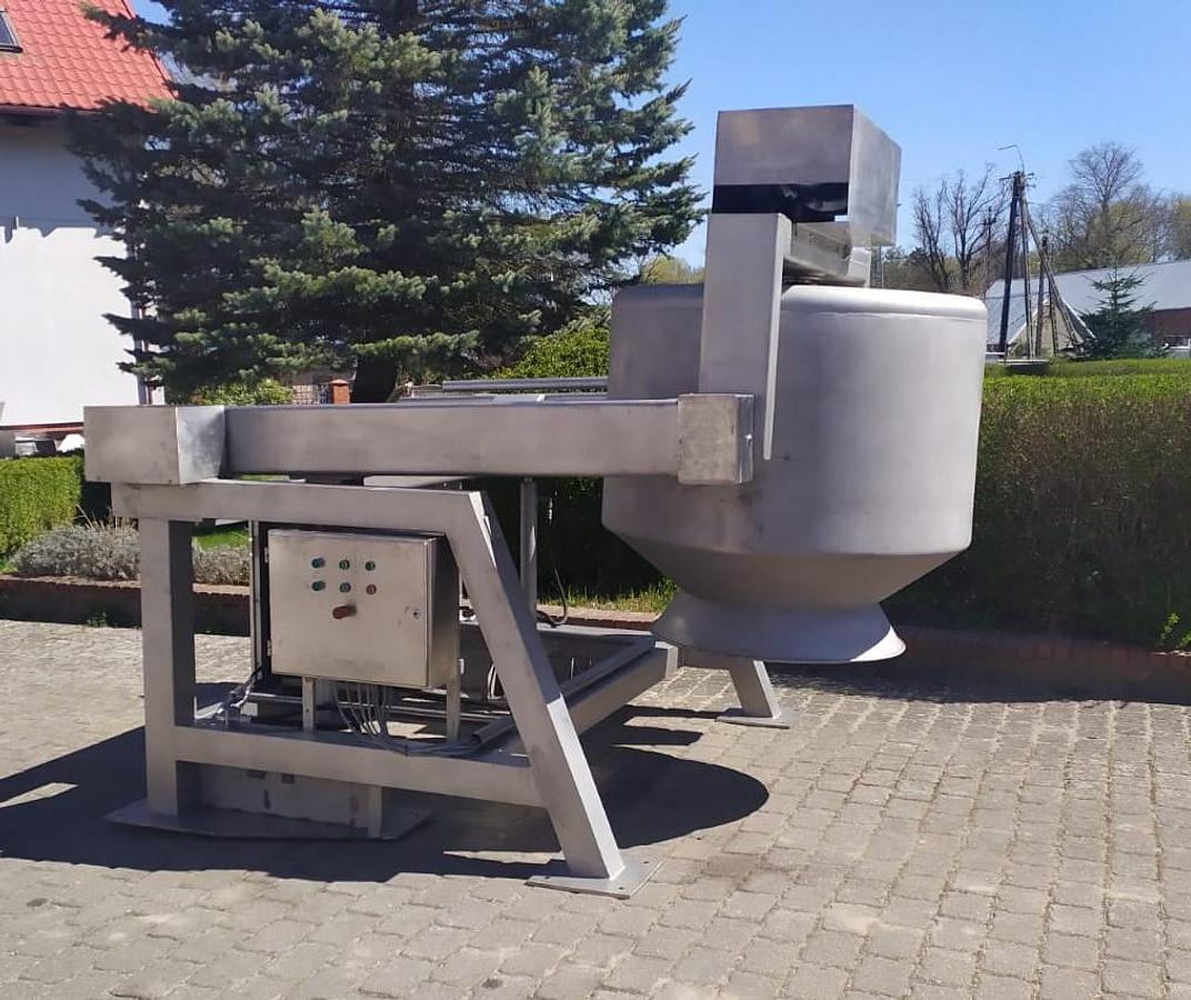 Used Mieszalnik bębnowy z hydraulicznym podnoszeniem i zmiennym kątem położenia bębna