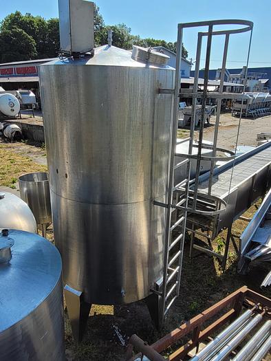 Used Zbiornik nierdzewny, jednopłaszczowy z mieszadłem, pojemność 9.000l