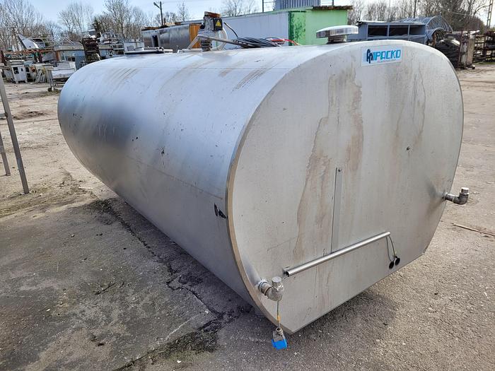 Used Zbiornik magazynowo-procesowy poziomy, z płaszczem grzewczo/chłodzącym i mieszadłem, 5000 l - nierdzewny