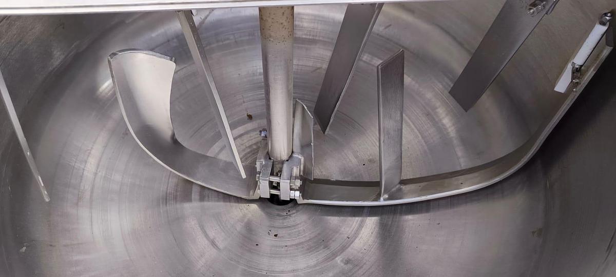 Used Kocioł z mieszadłem ramowym wolnoobrotowym do topienia tłuszczu, gotowania surowców mięsnych itp.