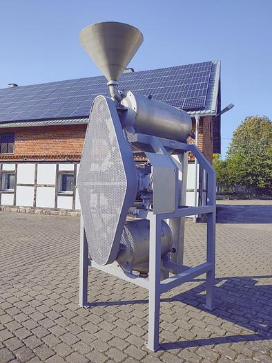 Used Linia do przerobu pomidorów na pastę pomidorową o wydajności 200 t świeżych pomidorów na dobę ze stacją wyparną 2-stopniową firmy "MANZINI"