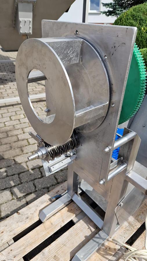 Used Krajalnica do warzyw z zasypem