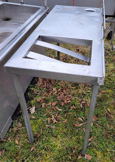 Used Stół roboczy, nierdzewny, z otworem na skrzynkę