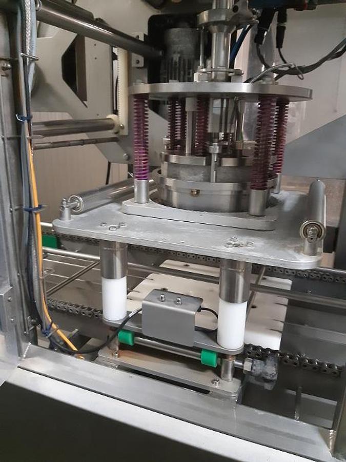 Used Linia maszyn do napełniania, zgrzewania i pakowania żywności – GRUNWALD, DiKon, ILPRA, Packaging Automation