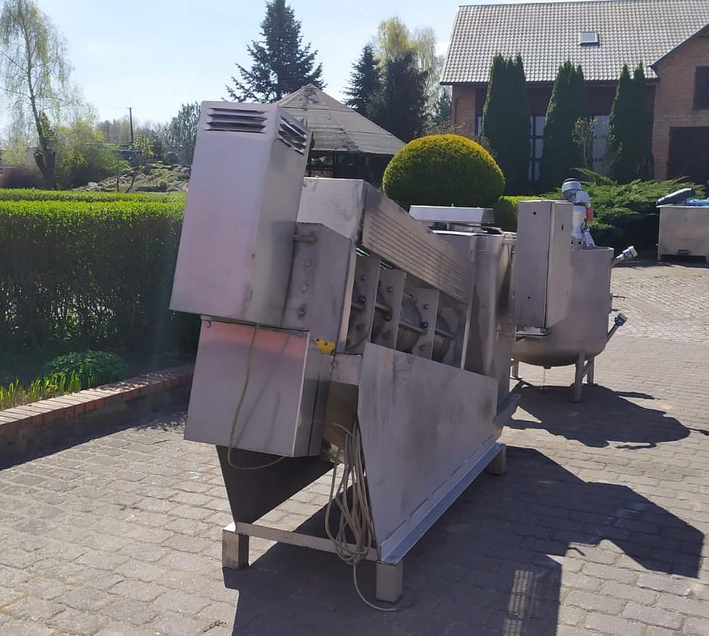 Used Prasa odwadniająca ślimakowa ze zbiornikiem do spilśniania surowca oraz dodatkowym zbiornikiem do sporządzania i dozowania środka spilśniającego