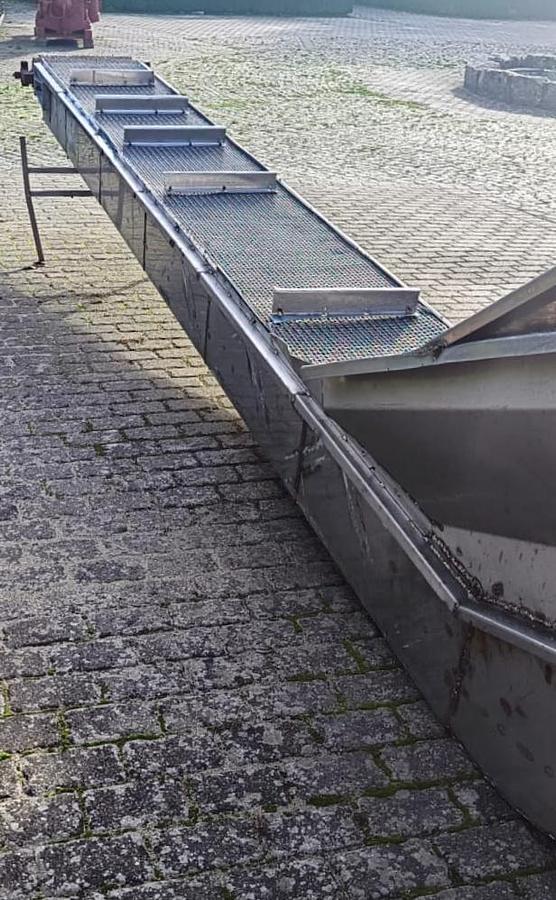 Used Przenośnik (transporter) siatkowy - zabierakowy - nierdzewny