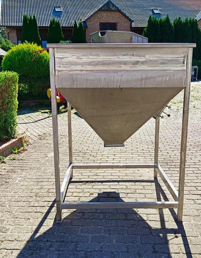 Used Bunkier (zbiornik) nierdzewny - 1500 l