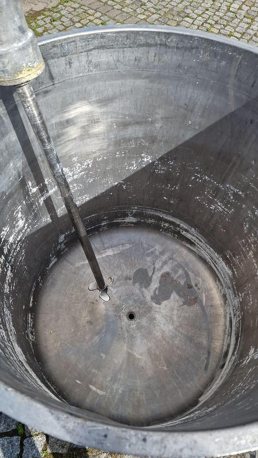 Used Zbiornik nierdzewny 470 l z mieszadłem i wózkiem