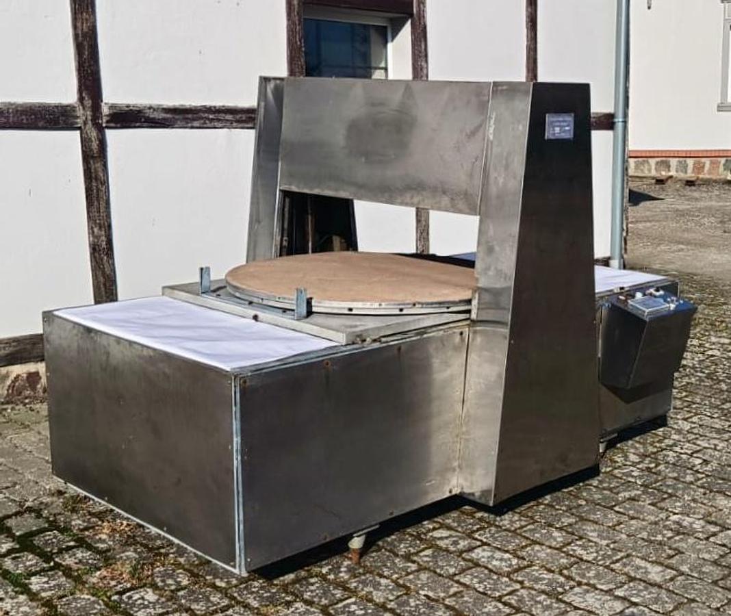 Used Półautomatyczna nożowa krajalnica serów twardych z obrotowym stołem - Hajek, Austria