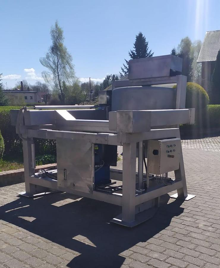 Used Mieszalnik bębnowy z hydraulicznym podnoszeniem i zmiennym kątem położenia bębna