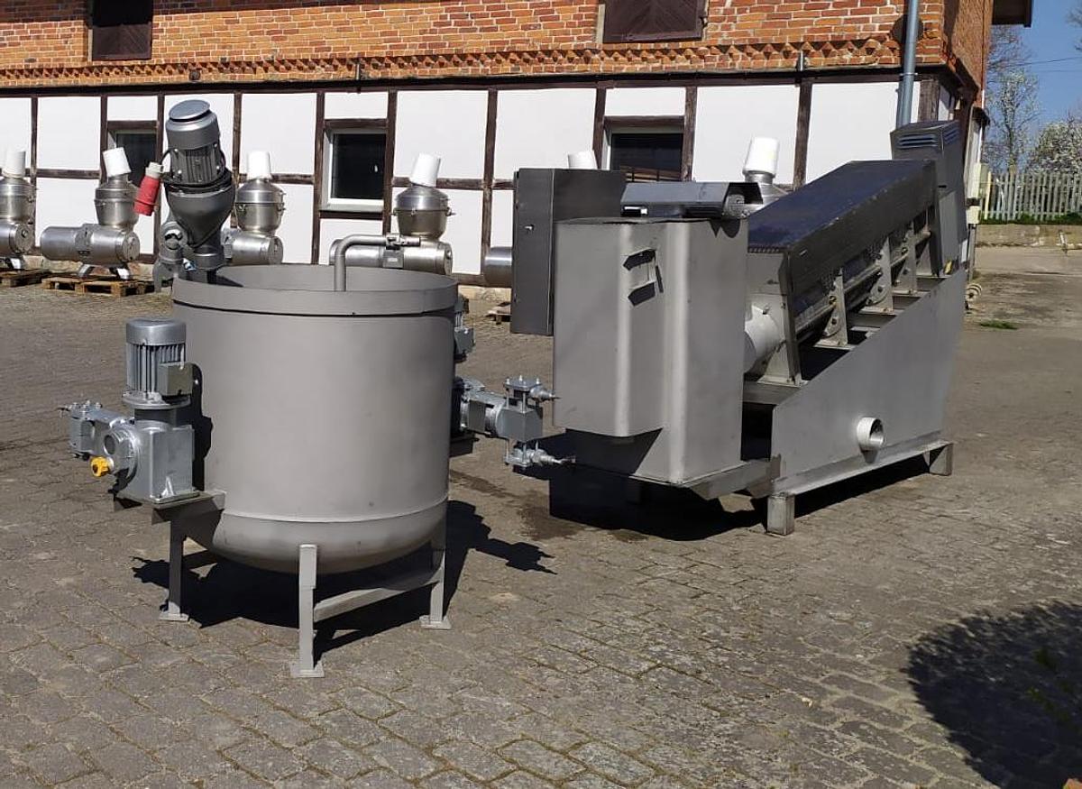 Used Prasa odwadniająca ślimakowa ze zbiornikiem do spilśniania surowca oraz dodatkowym zbiornikiem do sporządzania i dozowania środka spilśniającego