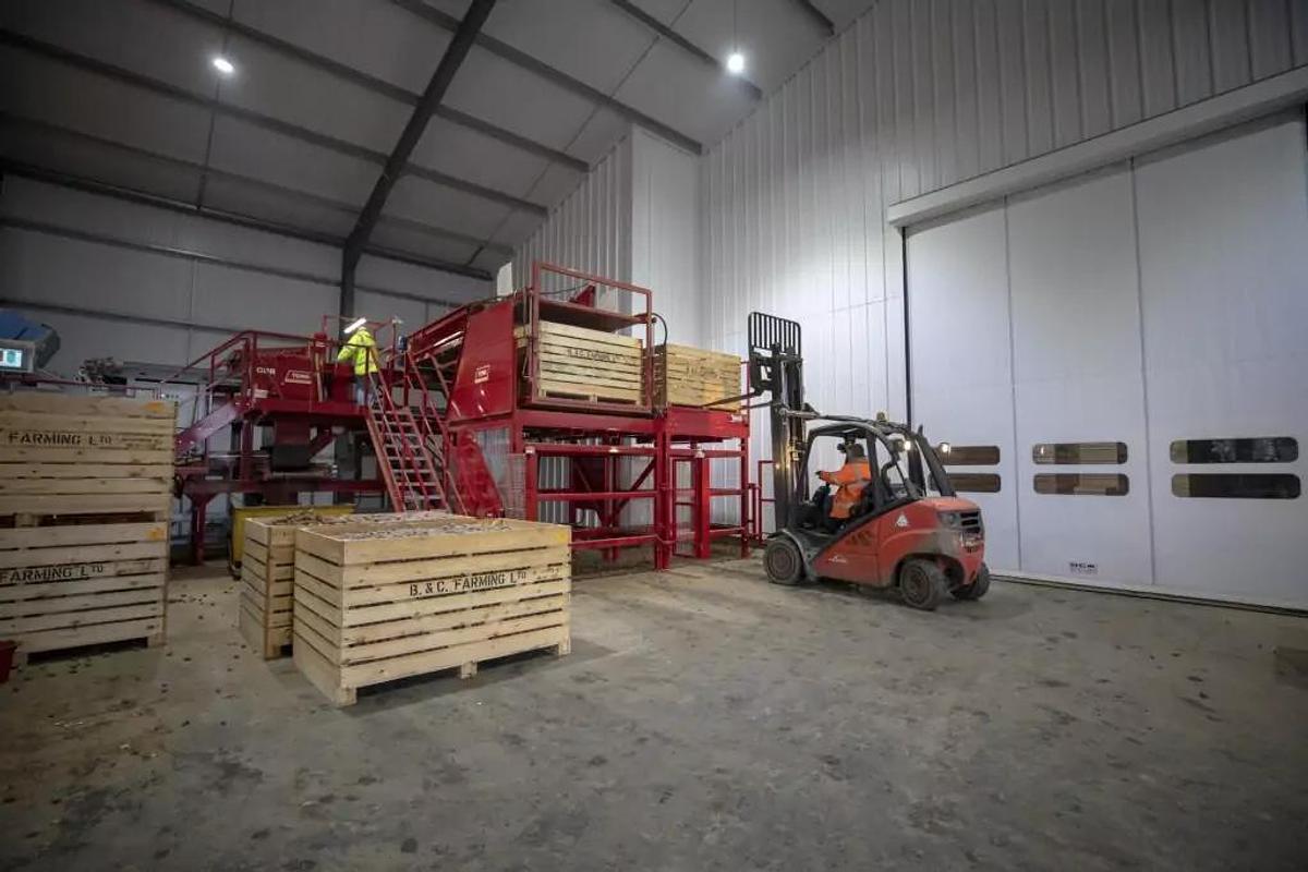 Side Eject Box Dumper