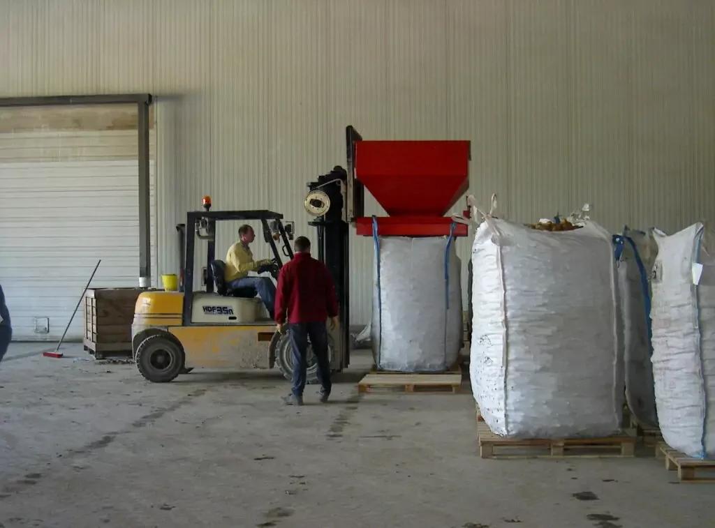 Tote Bins
