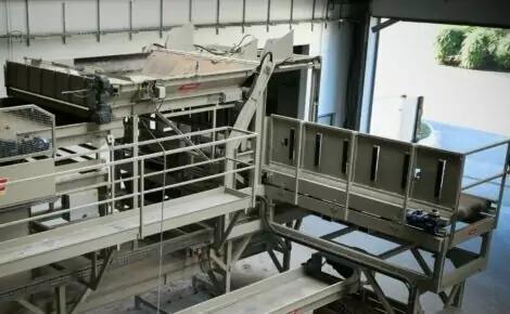 Side Eject Box Dumper