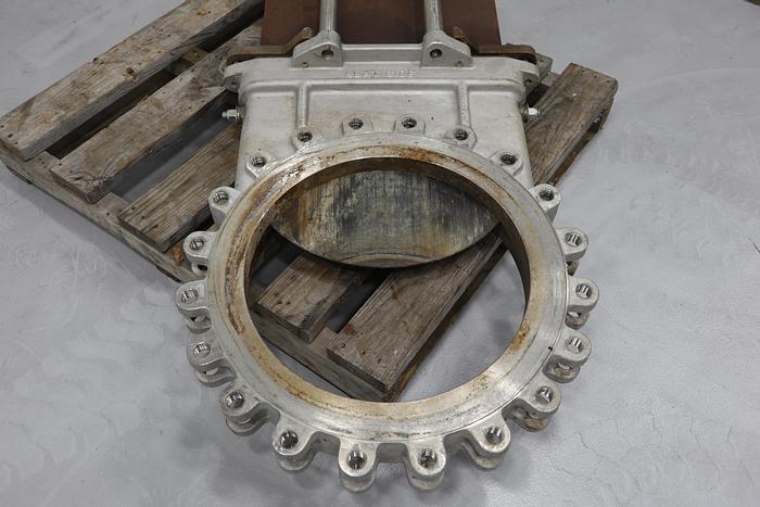 Used True Line 24" Hand Operated Knife Gate Valve #44041