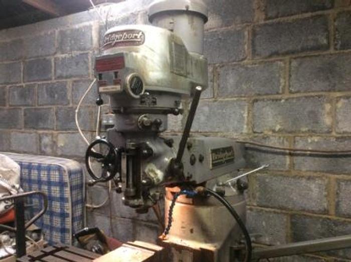 Used 1982 Bridgeport Series 1 Manual Milling Machine.