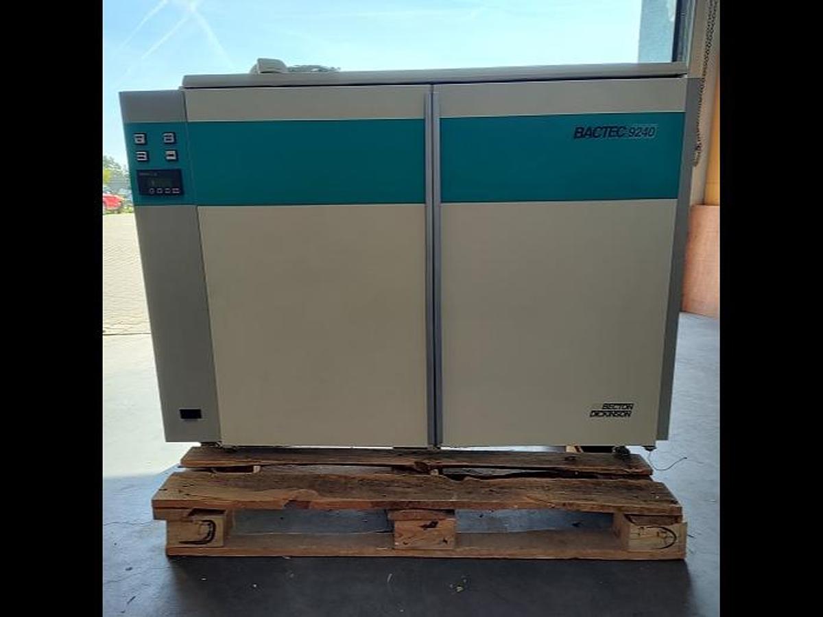 Used For Sale BACTEC  9240