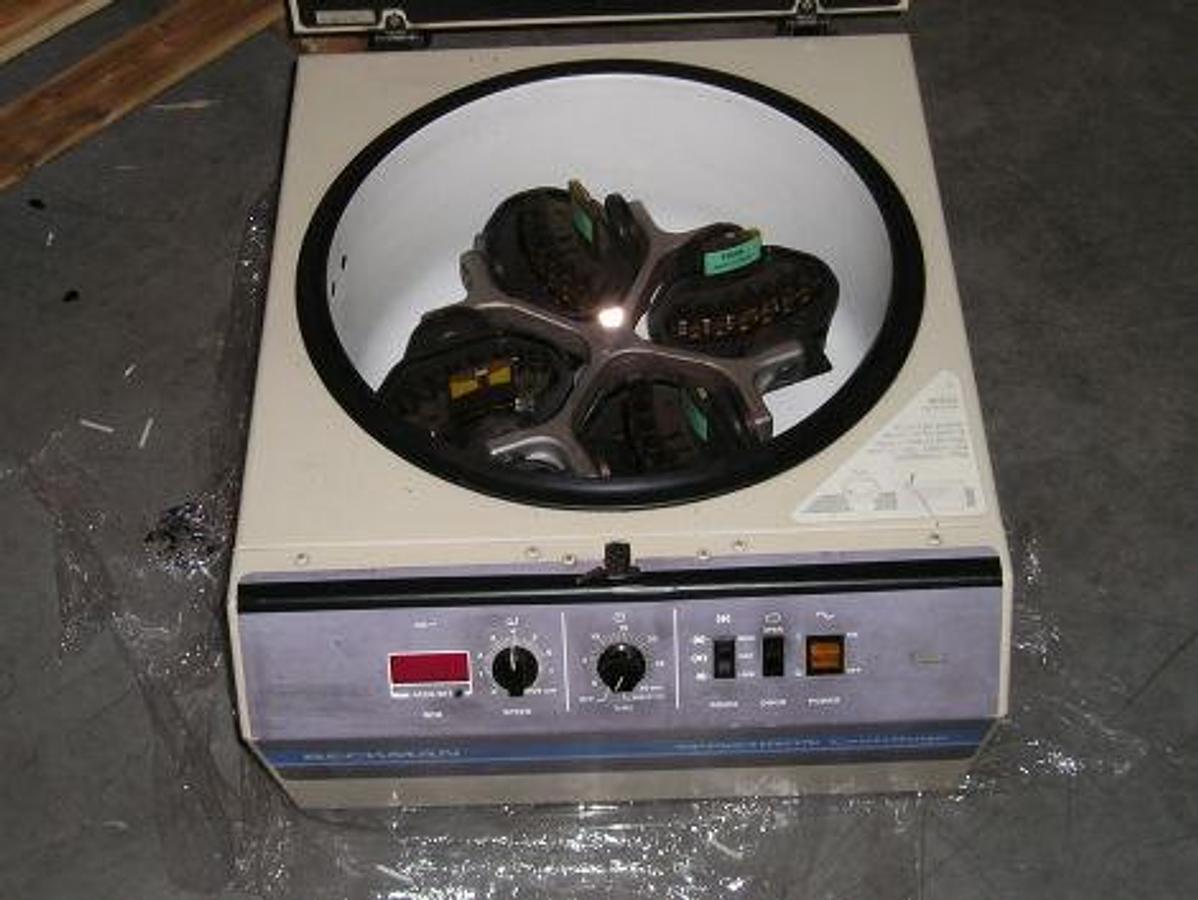 Used BECKMAN Spinchron.