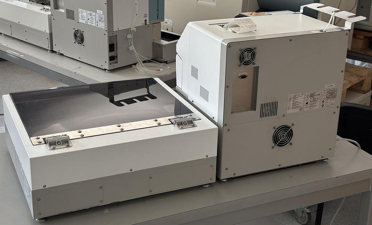 Used TOSOH HLC-723G8 with loader