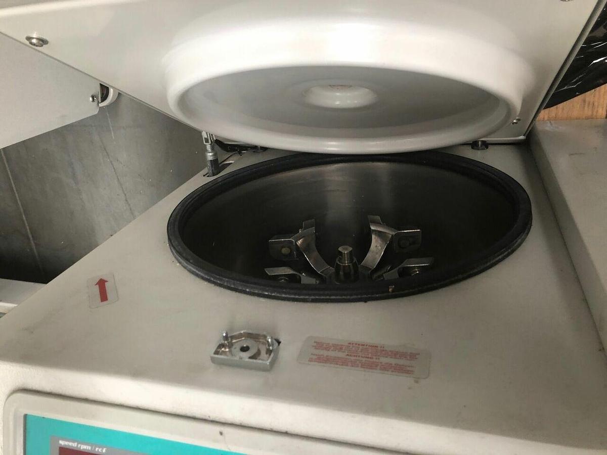 Used HERMLE Z323K