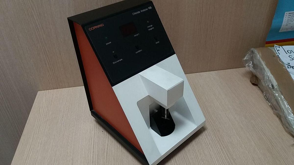 Used CORNING CHLORIDE ANALYZER 925