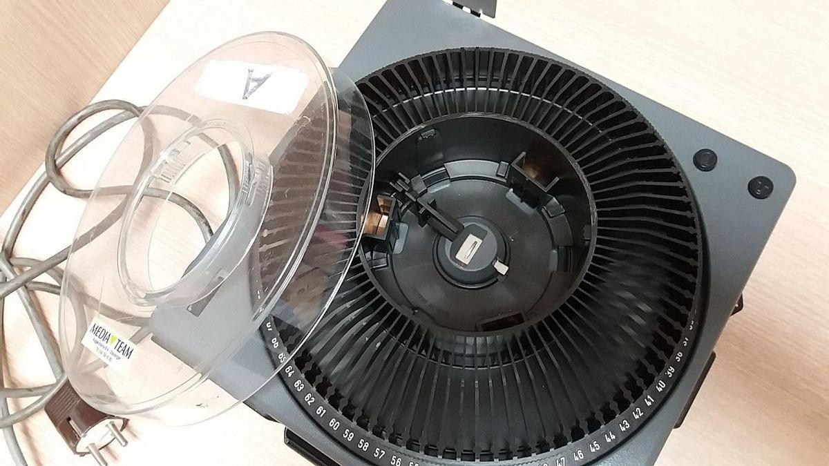 Used KODAK CAROUSEL S-AV 2050
