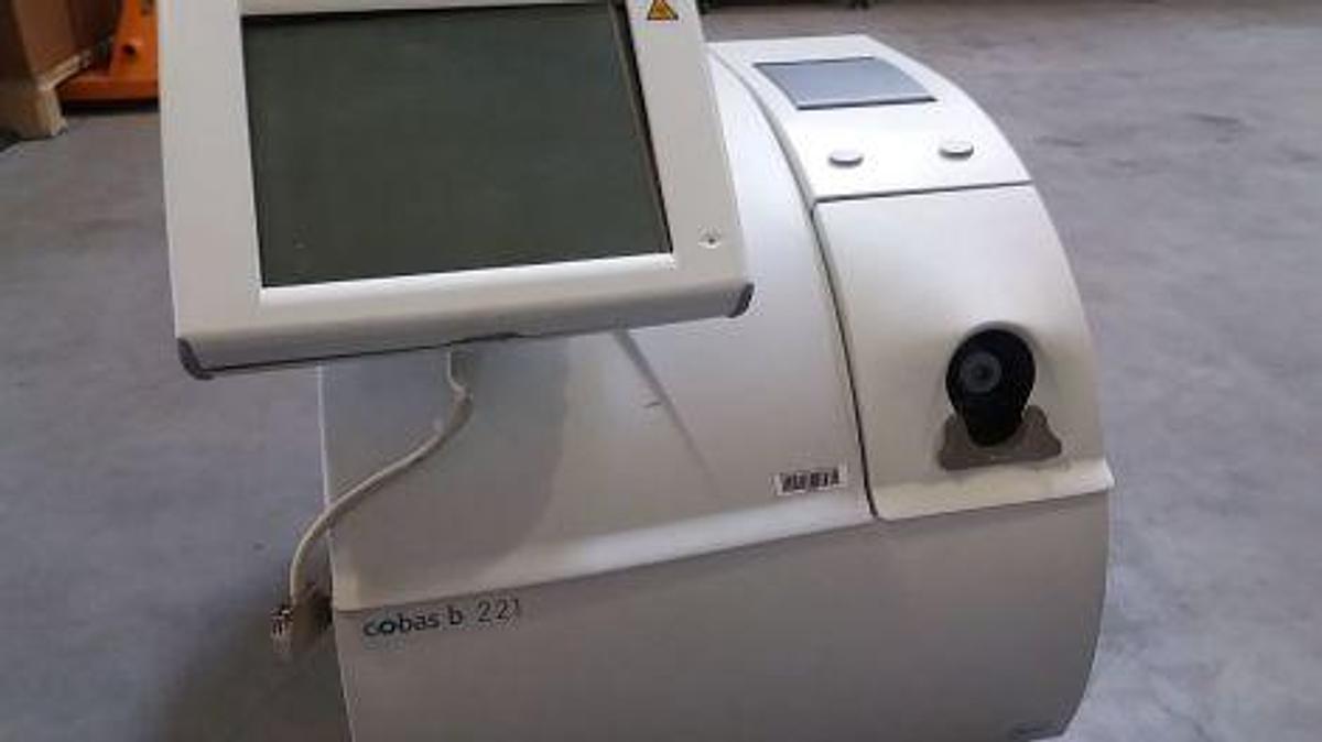 Used ROCHE COBAS b221