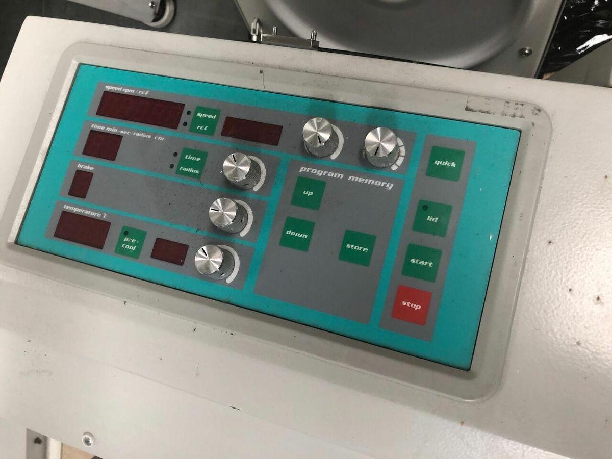 Used HERMLE Z323K