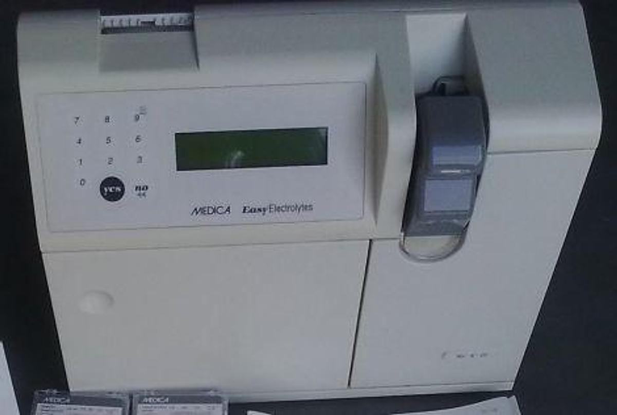Used MEDICA EasyElectrolytes Na_K_Li