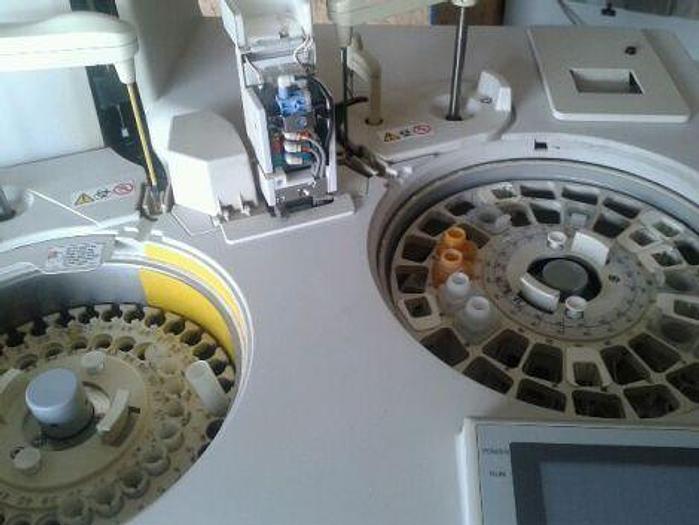 Used For Sale ROCHE HITACHI 902 Chemistry Analyzer