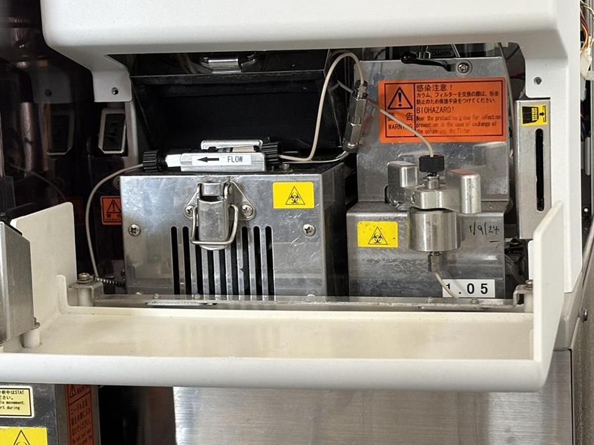 Used TOSOH HLC-723G8 with loader