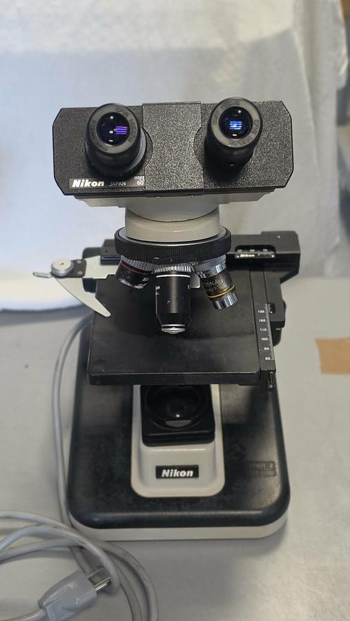 Used Nikon YS2-T