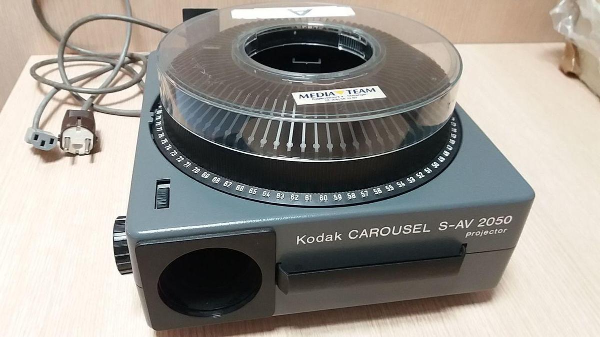 Used KODAK CAROUSEL S-AV 2050
