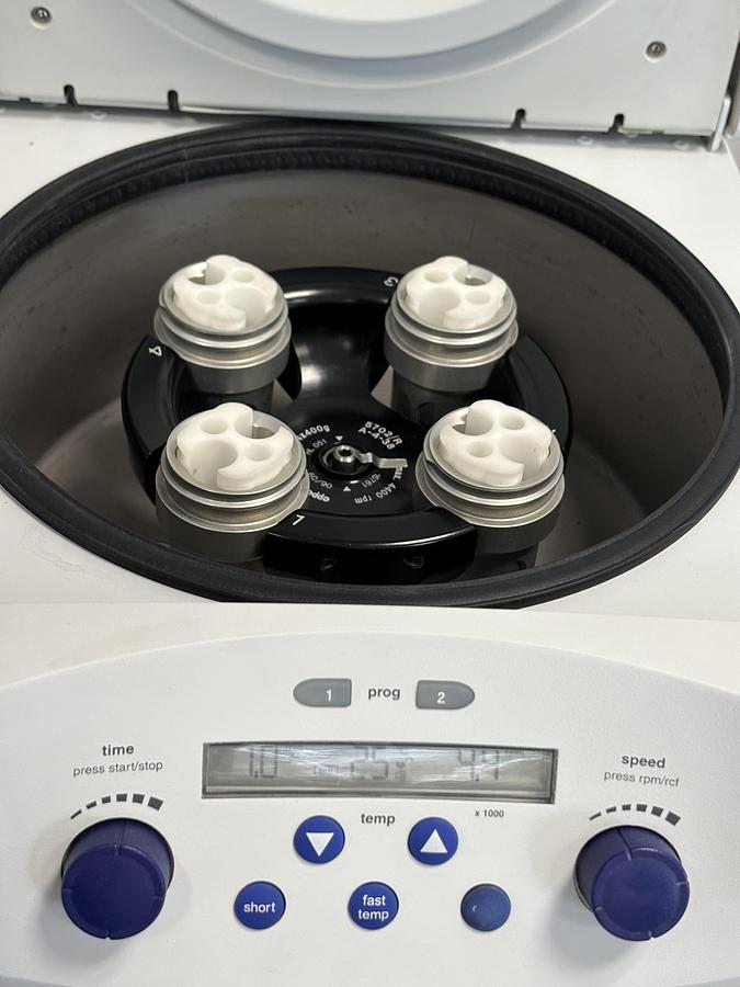 Used Eppendorf 5702R
