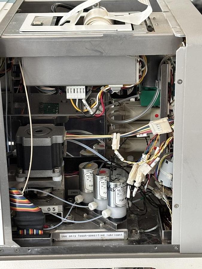 Used TOSOH HLC-723G8 with loader