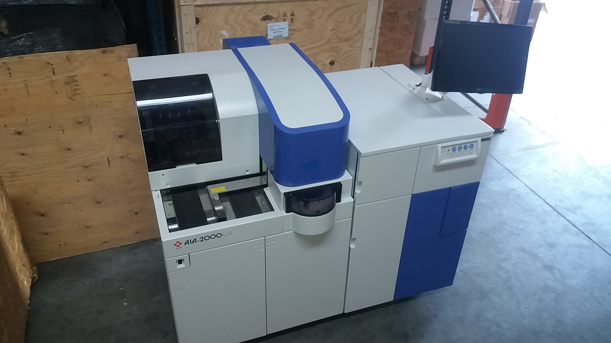 Used AIA TOSOH 2000