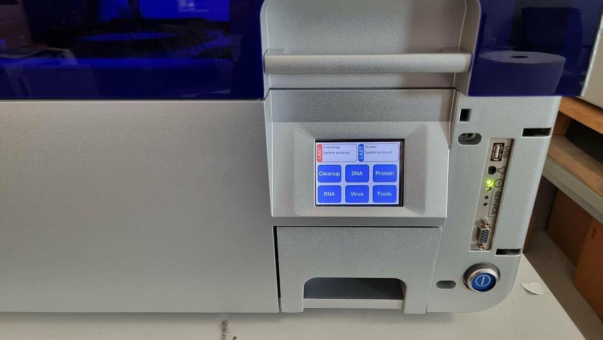Used QIAGEN QIAcube